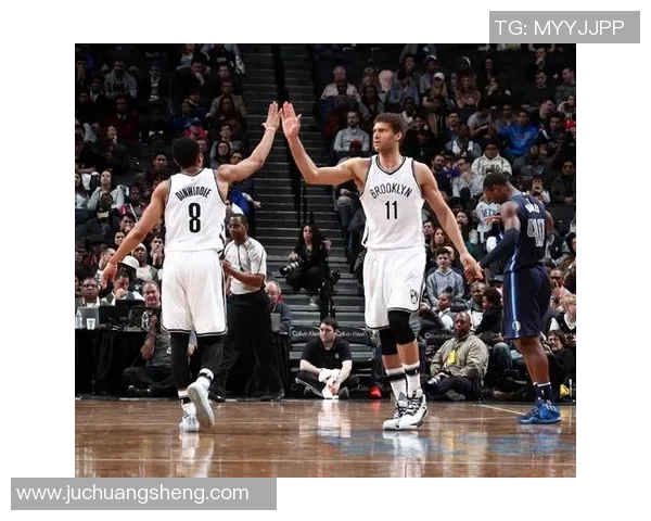 布鲁克林篮网与热火的激烈对决展现篮球魅力与团队精神