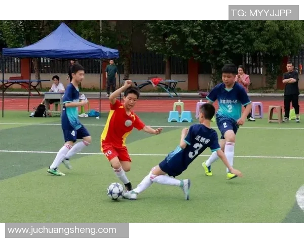 开发区小学足球比赛精彩直播全程回顾与精彩瞬间分享