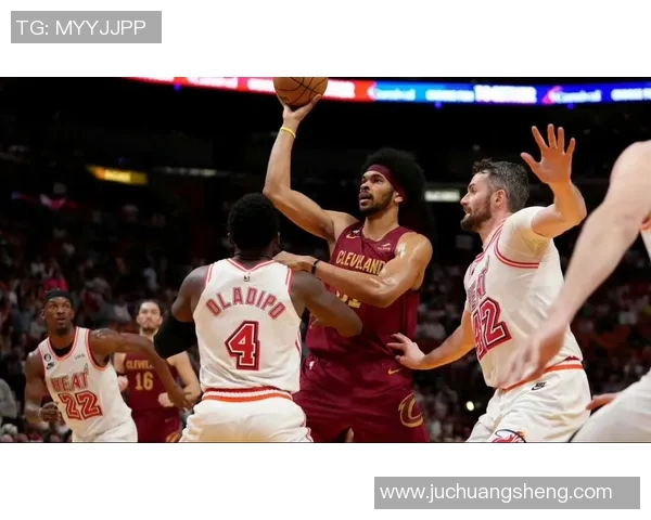 热火逆转骑士的传奇之战展现团队精神与不屈斗志